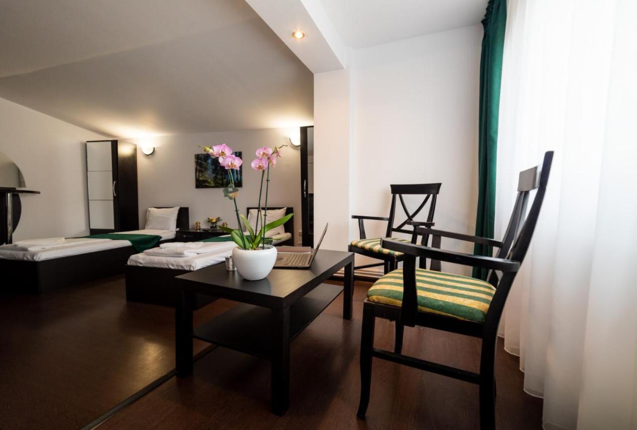 Escala Rooms Ghimbav Exterior foto